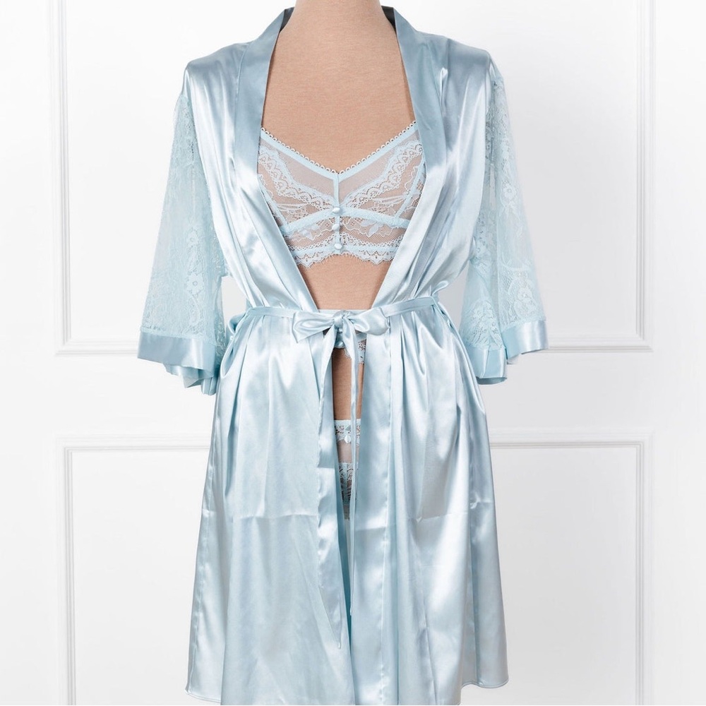 Elegant Vintage Blue Lace Trim Satin Robe in Something Blue